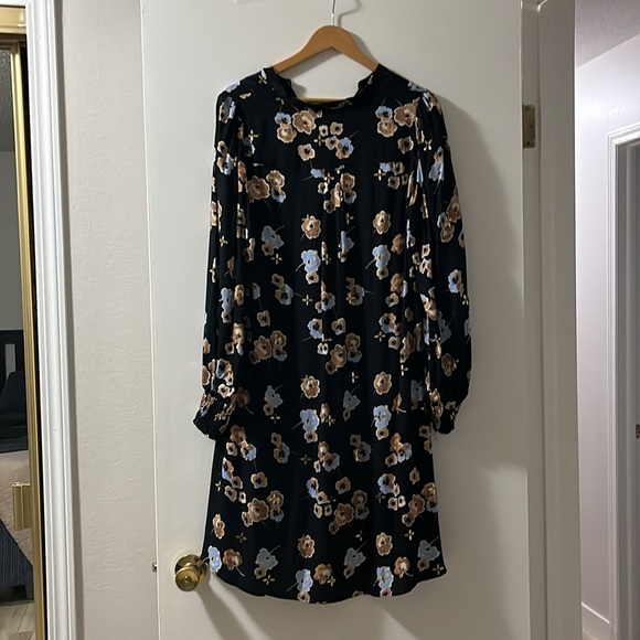 The brand is Casual, it’s a floral pattern. - Picture 2 of 2